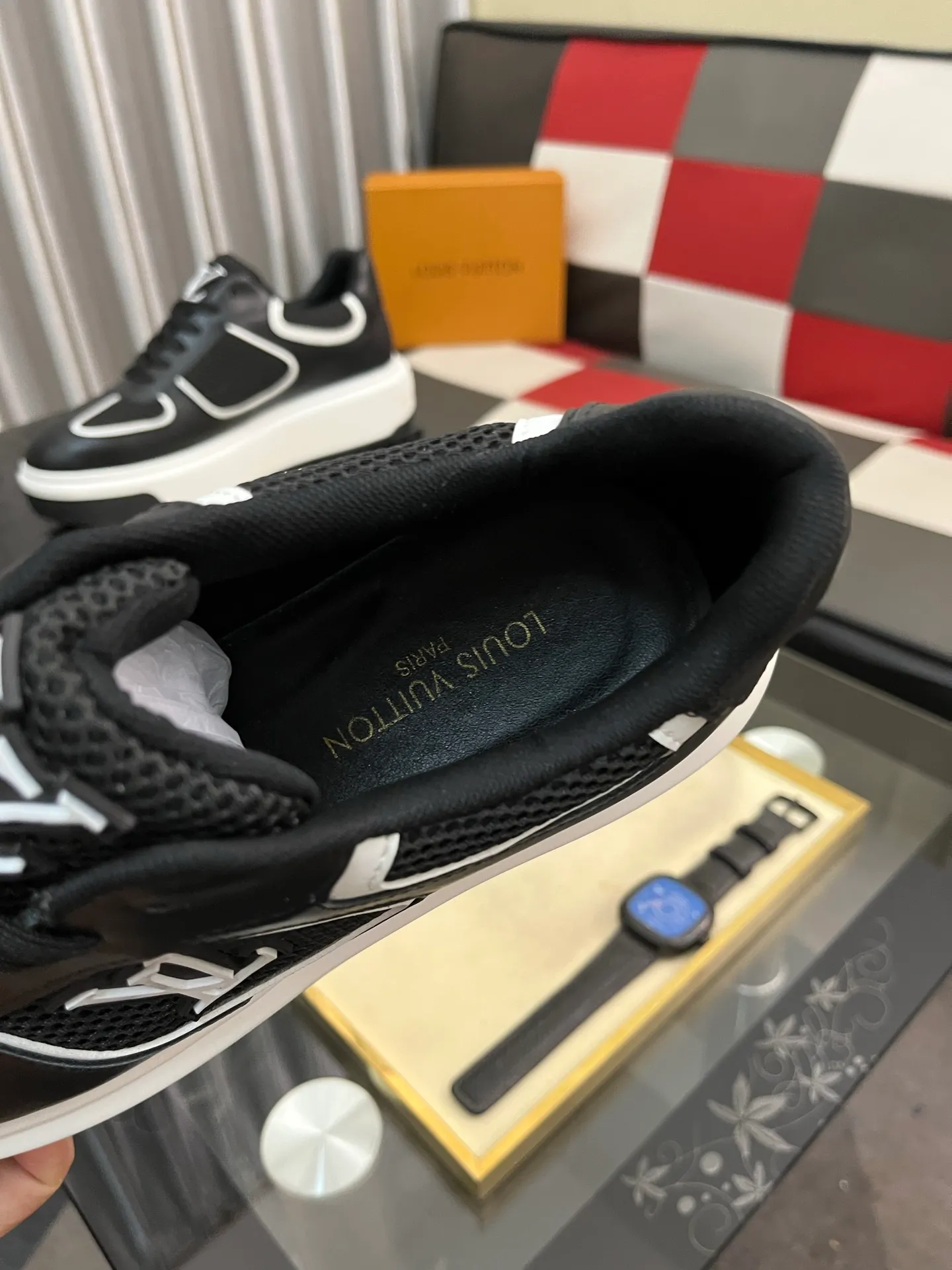 Men's shoes 💰458⌚️⌚️《Louis vuitton/LV Louis Vuitton》original quality.~ Unique modern style sneakers. 🏃A must-have casual shoe for trendy men😍😍 Original brand imported from Italy, imported original leather, cowhide lining (refuses to discolor and grind feet) sole: original sole provided by the original factory, French lazy style design ⚠️Fit to the feet, original quality, super comfortable original sole. Code number: 38-442️⃣Colors available